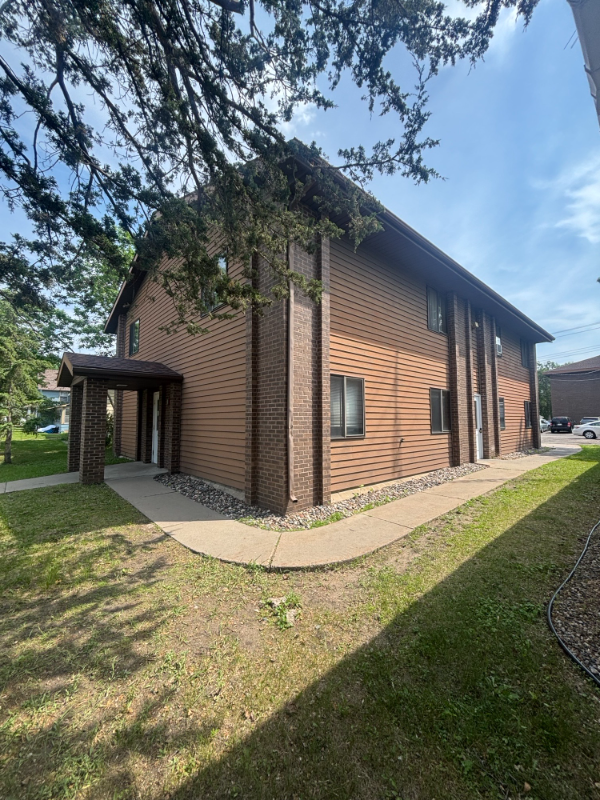 822 7th Ave S #101 - Photo 2 of 4