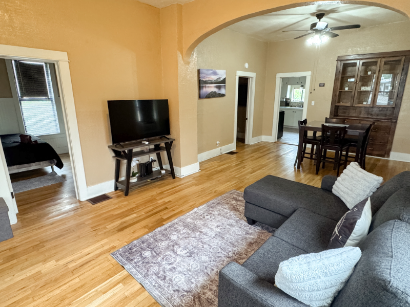 1603 Elm Ave - Photo 3 of 20