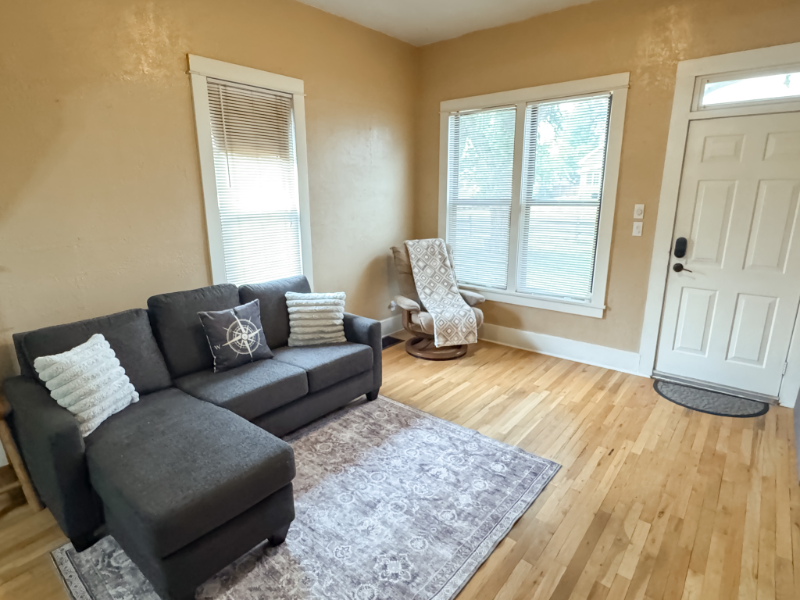 1603 Elm Ave - Photo 4 of 20