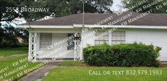 2558 Broadway St - Photo 1 of 1