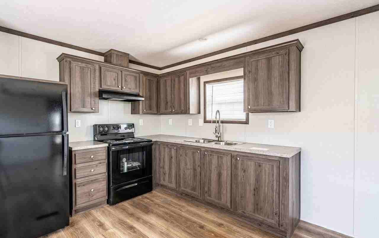 139 Hubert Blvd #116 - Photo 2 of 11