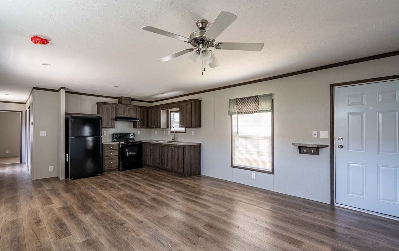 139 Hubert Blvd #116 - Photo 3 of 11