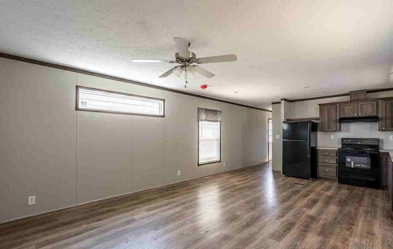 139 Hubert Blvd #116 - Photo 4 of 11