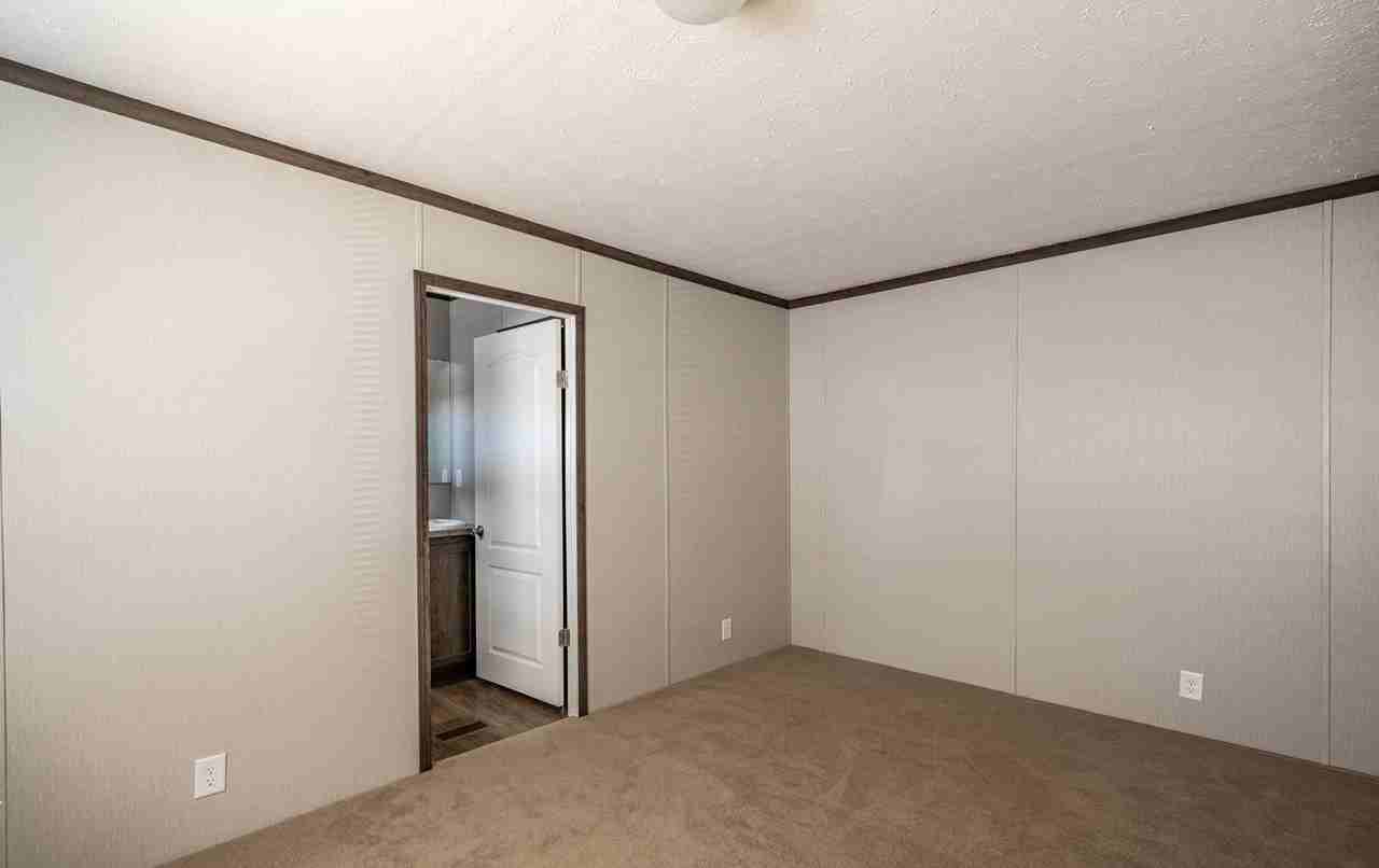 139 Hubert Blvd #116 - Photo 6 of 11