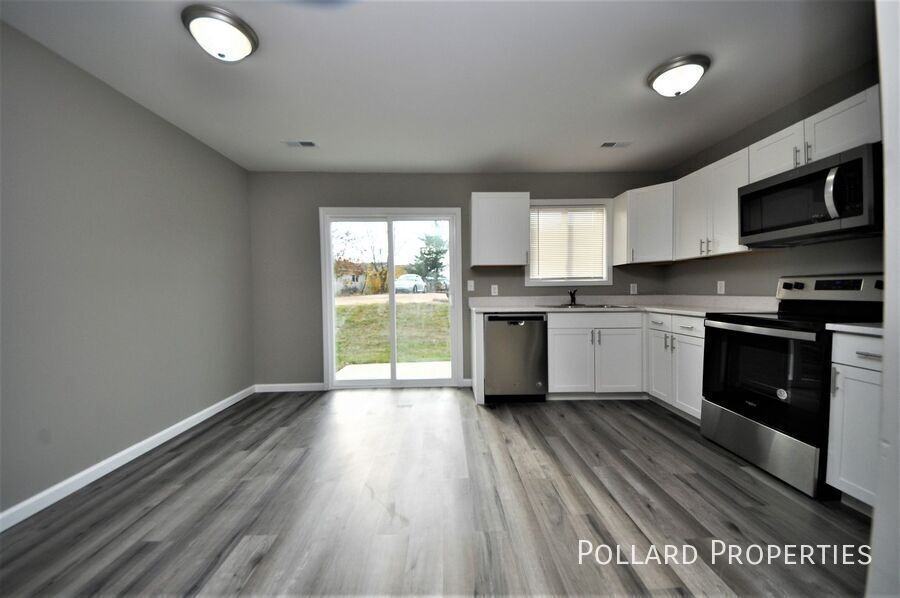 1060 Arlington Way - Photo 2 of 34