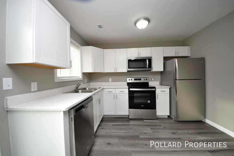 1060 Arlington Way - Photo 4 of 34