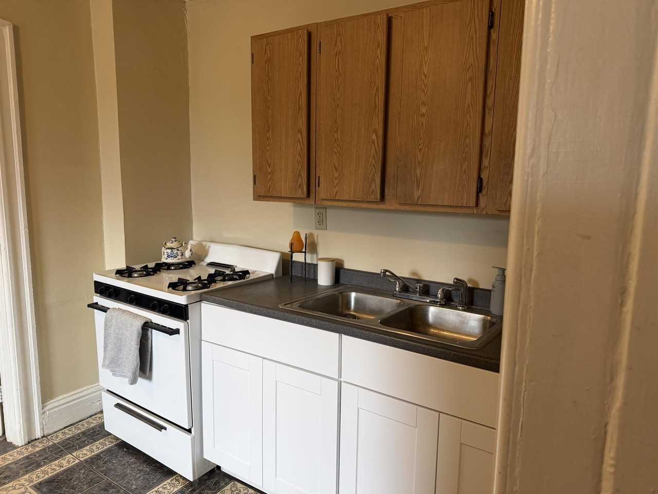 36 13th St #2 - Photo 4 of 5