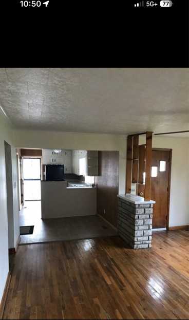 799 S Franklin St - Photo 3 of 9