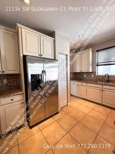 11334 SW Glengarry Ct, Port St Lucie, FL 34987 - Photo 2 of 9