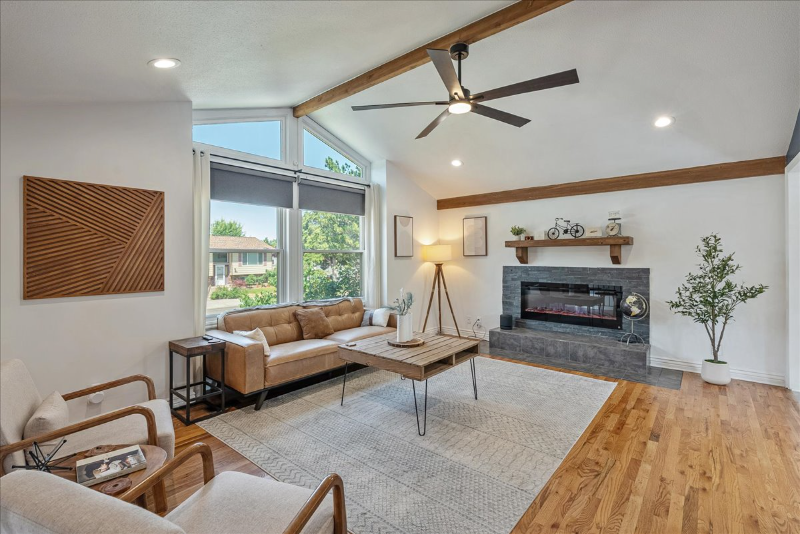 832 N Morton Dr - Photo 3 of 16