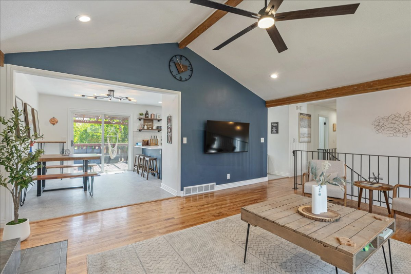 832 N Morton Dr - Photo 4 of 16