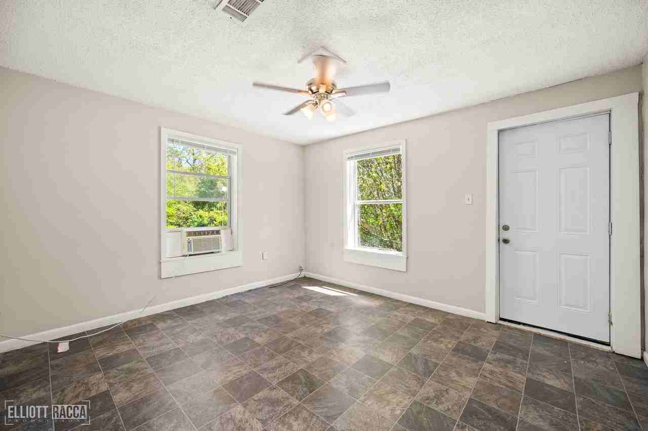 2404 Orange St - Photo 2 of 21