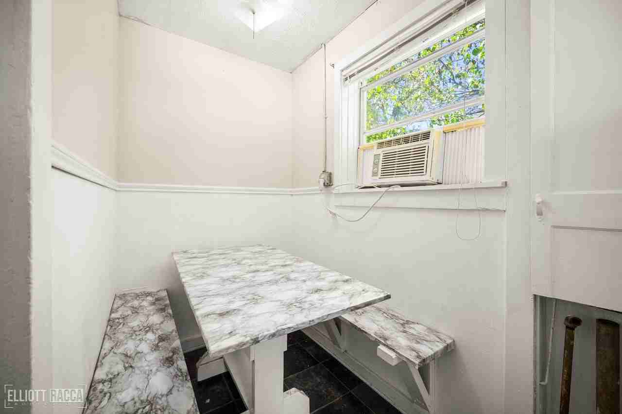 2404 Orange St - Photo 4 of 21