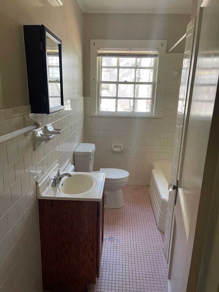 335 Boulevard St - Photo 7 of 8