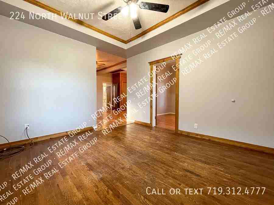 224 N Walnut St - Photo 2 of 21