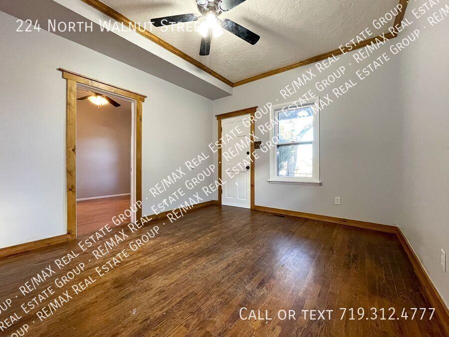 224 N Walnut St - Photo 4 of 21