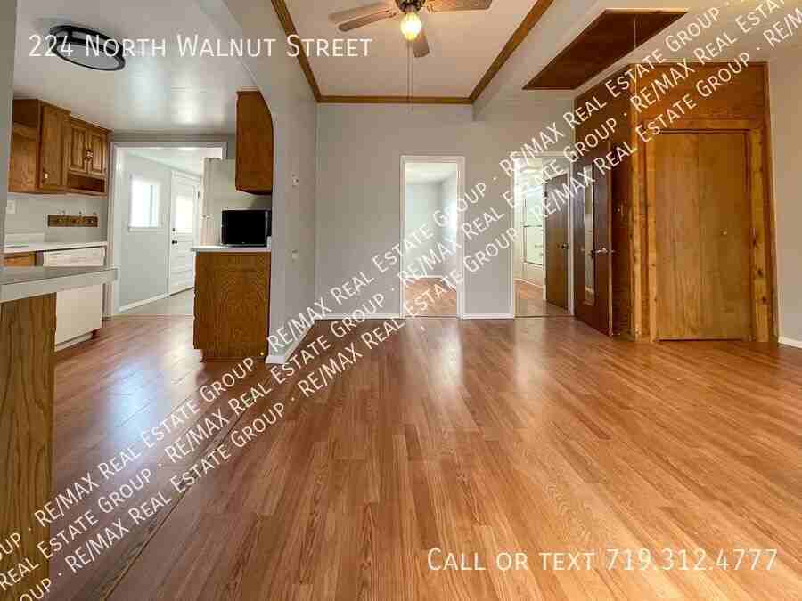 224 N Walnut St - Photo 5 of 21