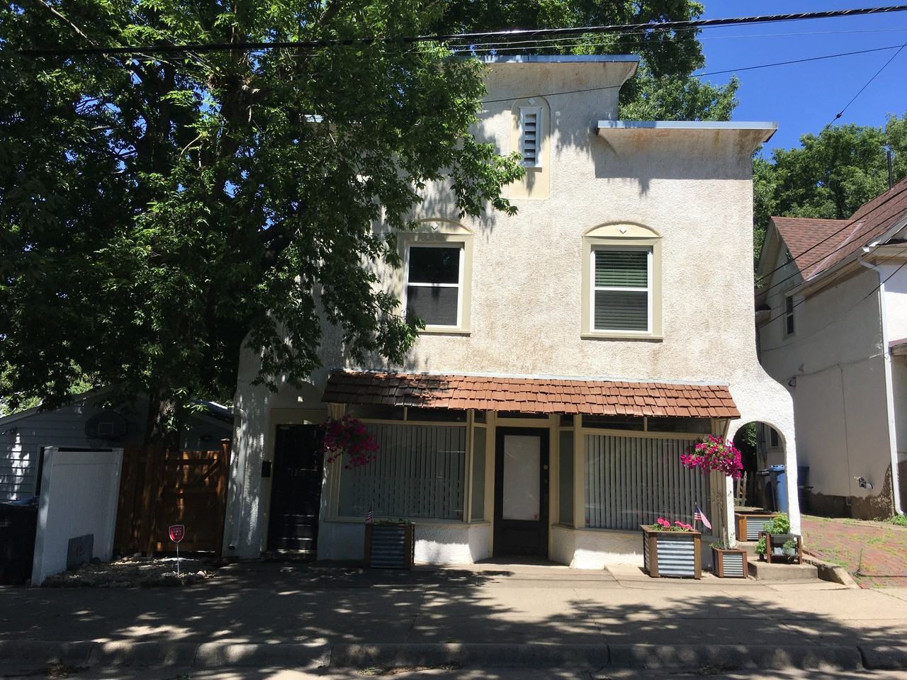 1211 23rd Ave Ne #2 - Photo 2 of 20