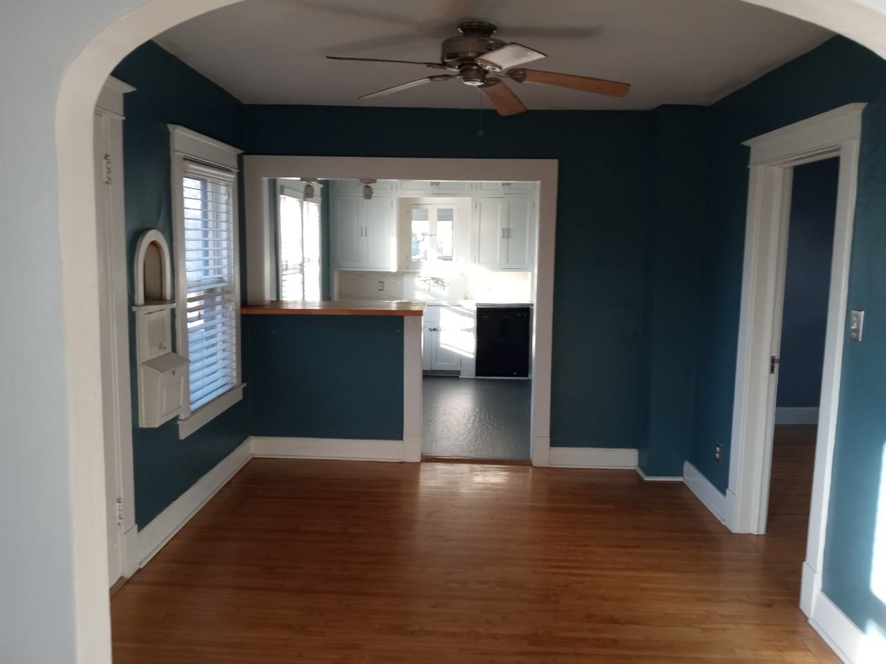 1211 23rd Ave Ne #2 - Photo 3 of 20