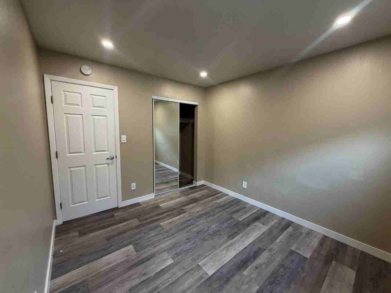 477 Jean St #B - Photo 6 of 11