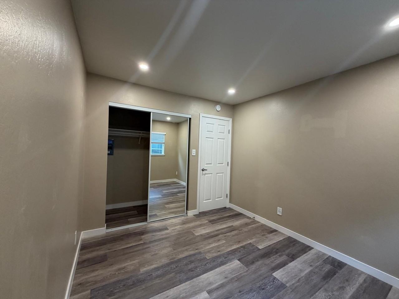 477 Jean St #B - Photo 7 of 11