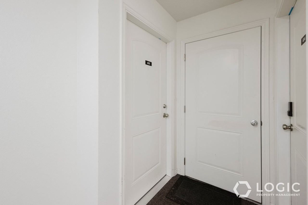 1044 E 400 S #405A - Photo 4 of 21