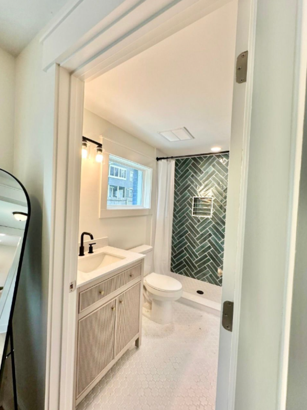 1313 Live Oak St #B - Photo 7 of 14