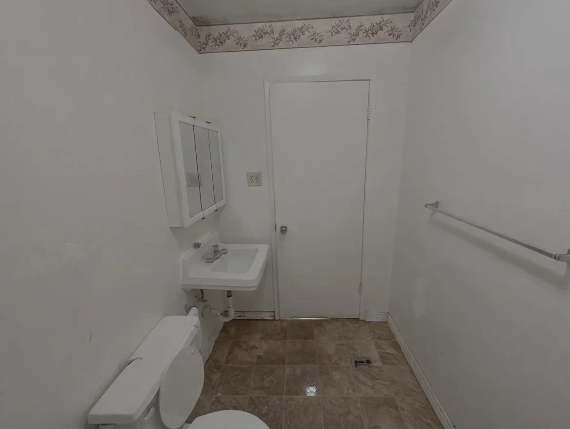 634 Northw #4 - Photo 3 of 6