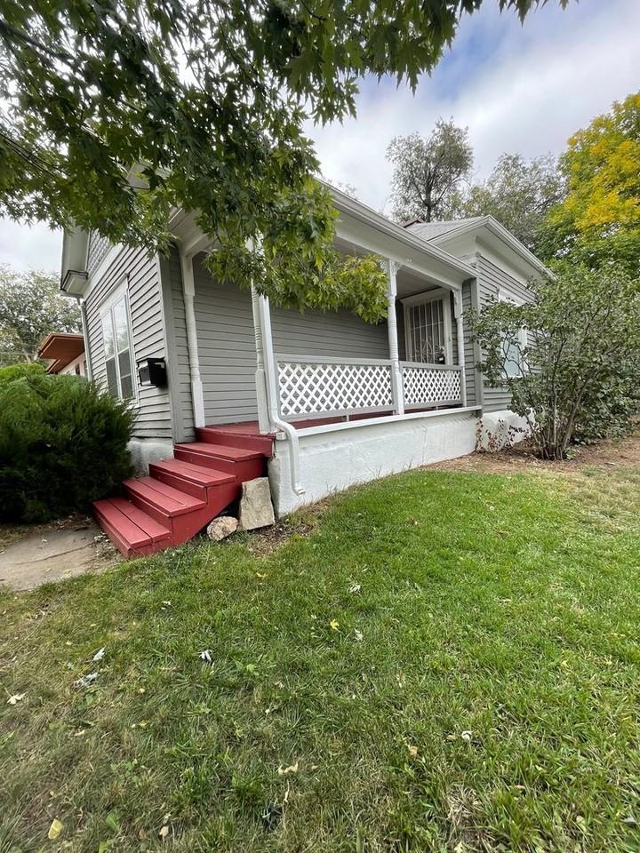 402 W Dale St - Photo 4 of 20