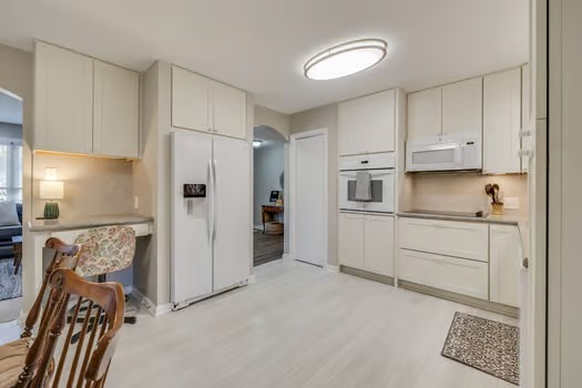 5013 Emerald Dr - Photo 5 of 17