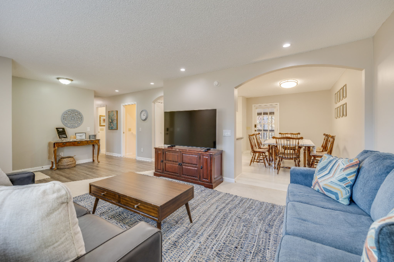 5013 Emerald Dr - Photo 7 of 17