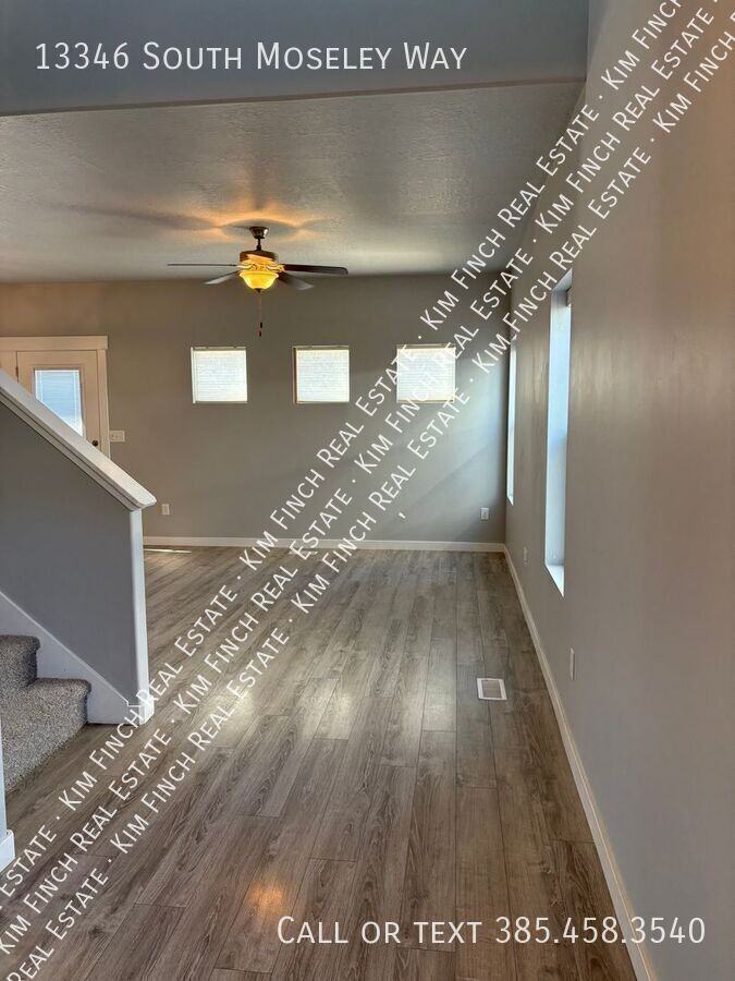 13346 S Moseley Way - Photo 3 of 24