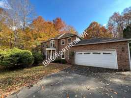 featured image of 6001 River Forest Dr