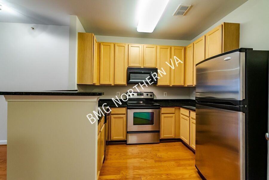 42470 Pennyroyal Sq #302 - Photo 7 of 24