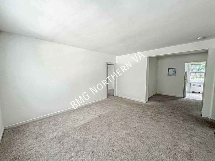 214 N George Mason Dr #214-1 - Photo 2 of 14
