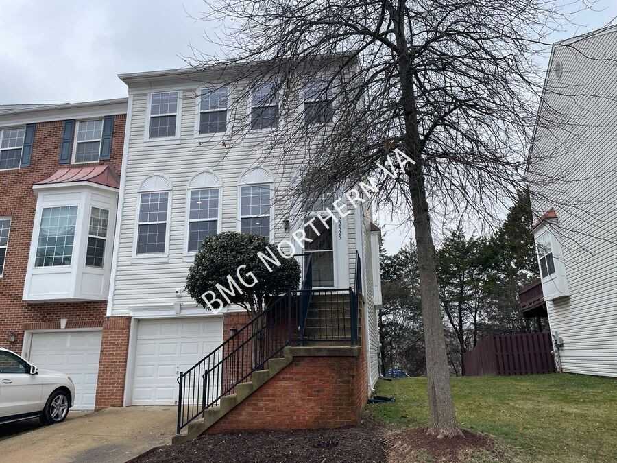 22525 Maison Carree Sq - Photo 3 of 50