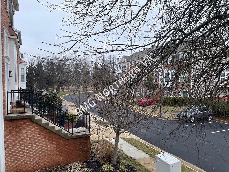 22525 Maison Carree Sq - Photo 5 of 50