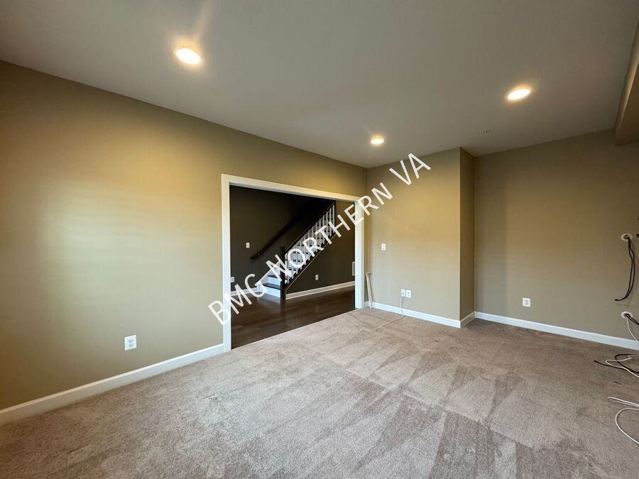 43339 Stadium Ter - Photo 4 of 43