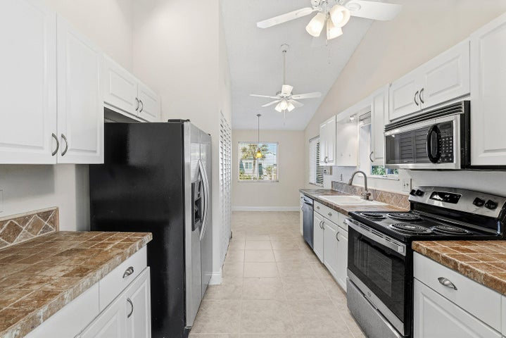 9770 Nickels Blvd - Photo 4 of 10