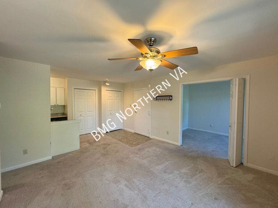 5819 Rexford Dr Unit E - Photo 3 of 15