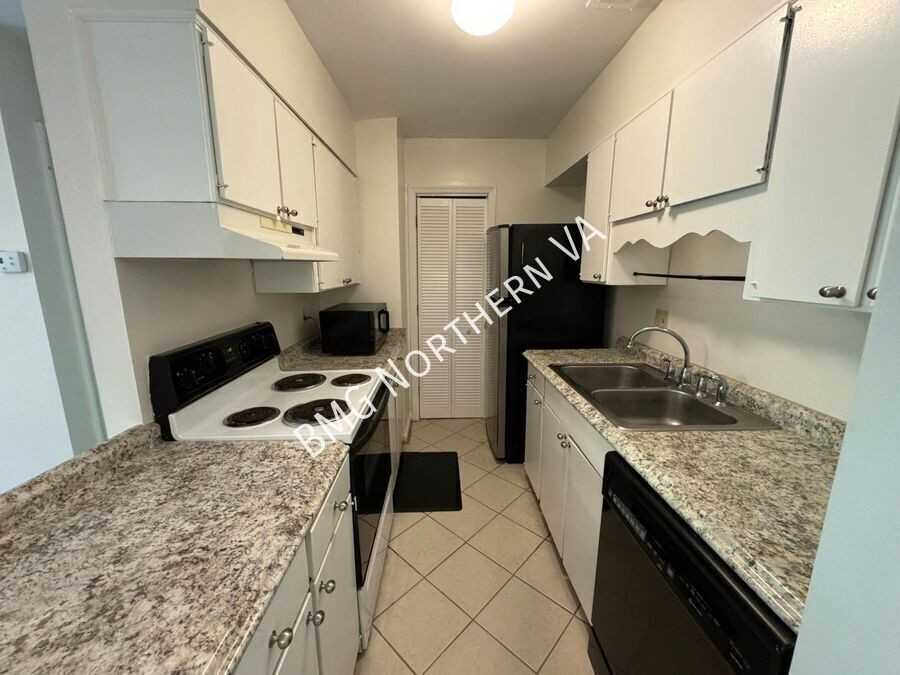 5819 Rexford Dr Unit E - Photo 4 of 15