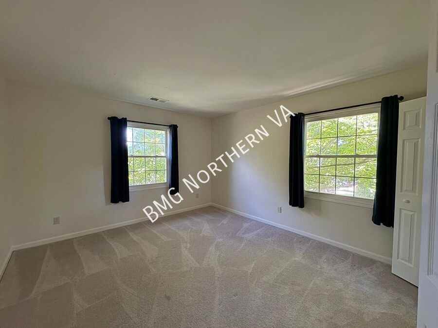 5819 Rexford Dr Unit E - Photo 6 of 15