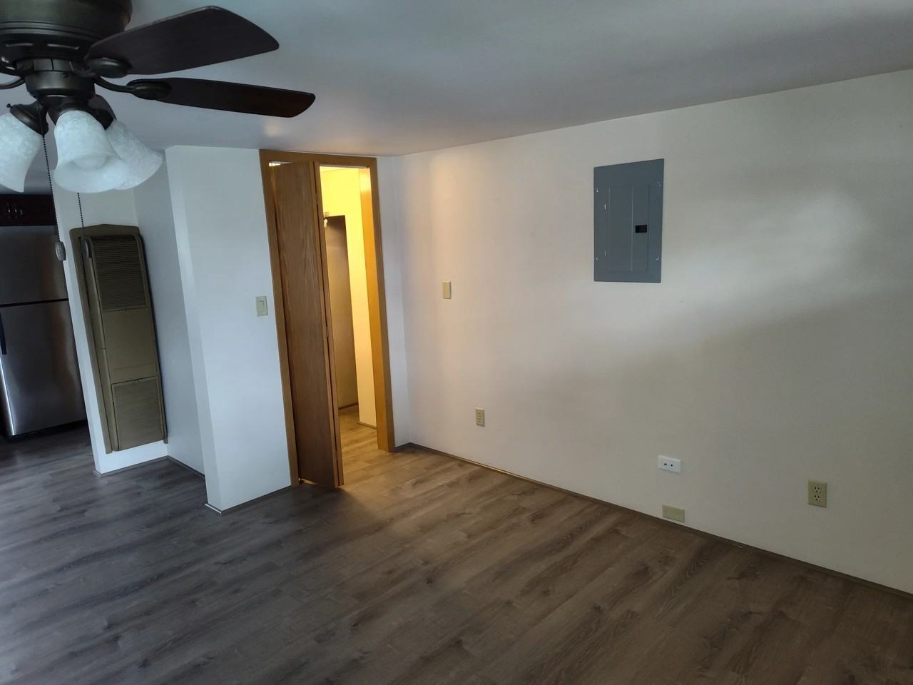 301 Barr Elms Ave #3 - Photo 4 of 7