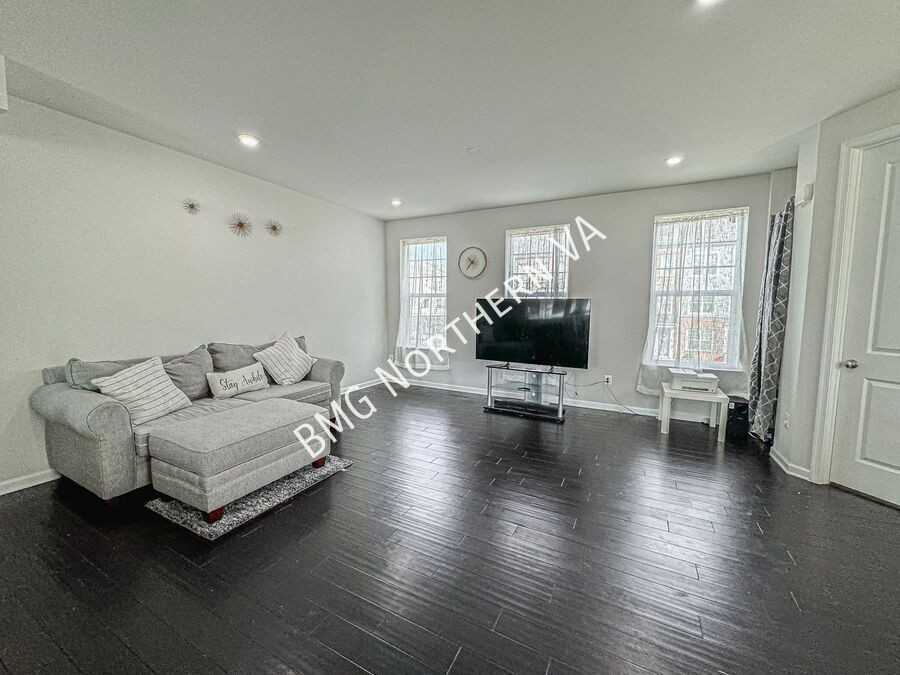 42961 Running Creek Sq - Photo 4 of 31