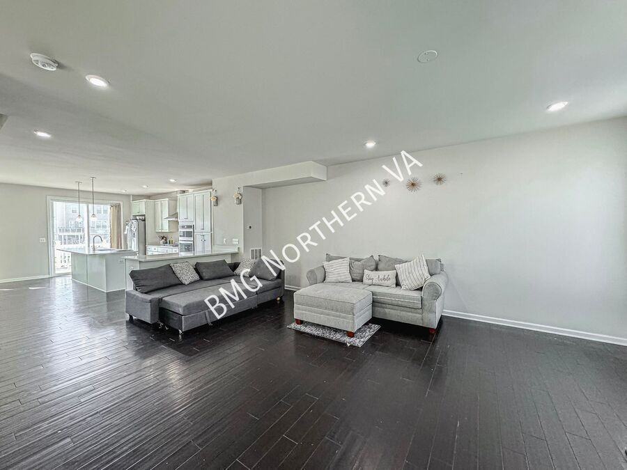 42961 Running Creek Sq - Photo 5 of 31