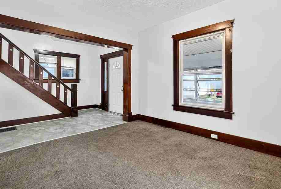 2128 6th St Sw - Photo 3 of 15