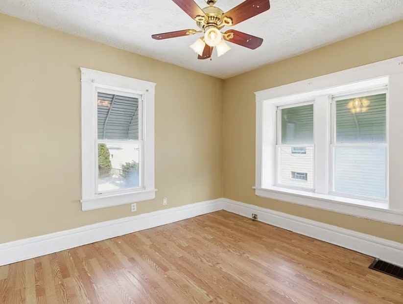 691 Lafollette St - Photo 2 of 11