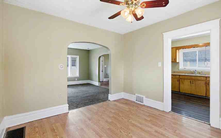 691 Lafollette St - Photo 3 of 11