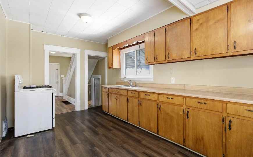 691 Lafollette St - Photo 4 of 11