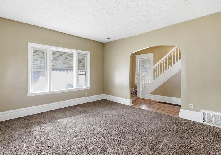 691 Lafollette St - Photo 5 of 11